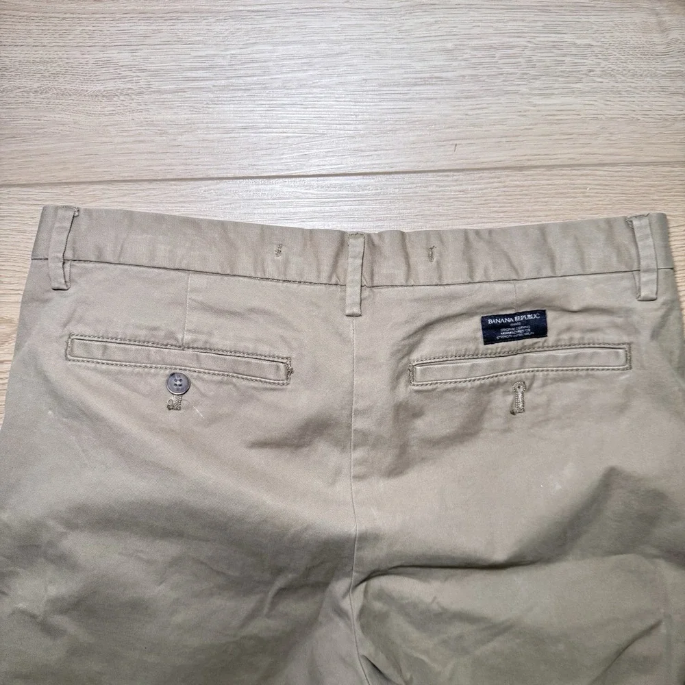 Banana Republic‎ Men's 32x32(31.5) Lived-In Chino Pants Khaki Flat Front